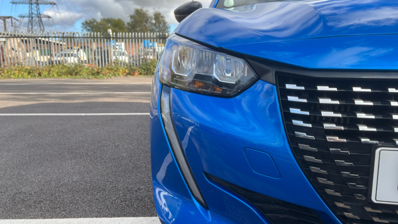 Peugeot 208 1.2 PureTech 100 Allure Premium + 5dr Petrol Hatchback